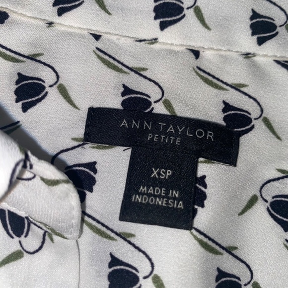 Ann Taylor XSP petite polyester blouse business attire - Picture 7 of 10